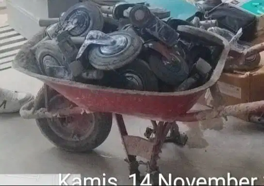 Roda Steger Uk 8 Inch 1 Set | Baik | Harga Miring