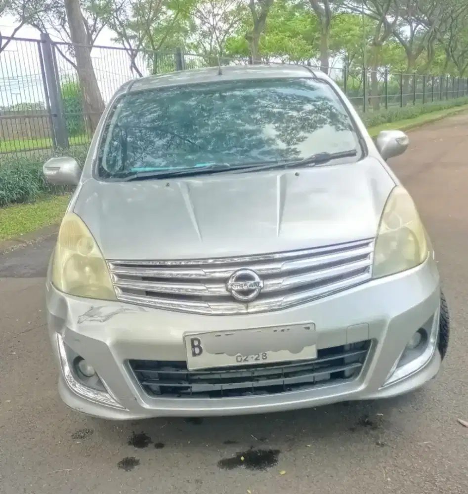 Nissan Grand Livina1.5HWS AT tahun2012