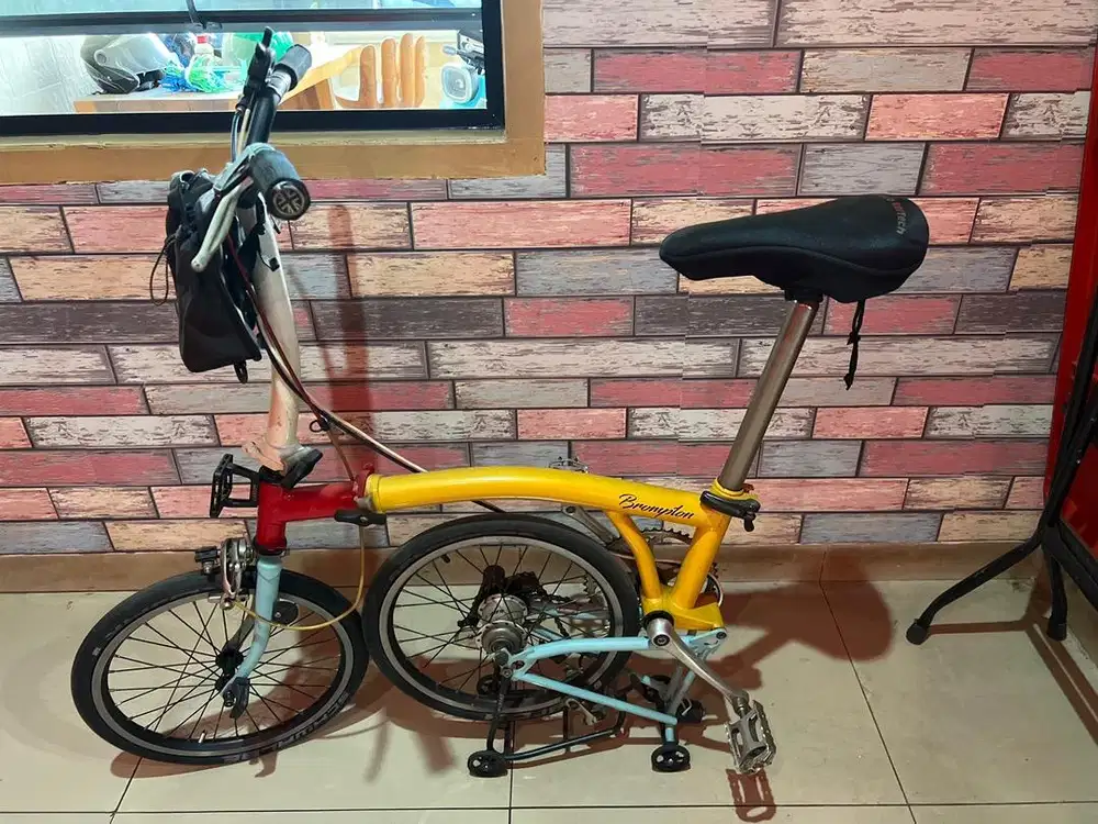 Sepeda bromptom