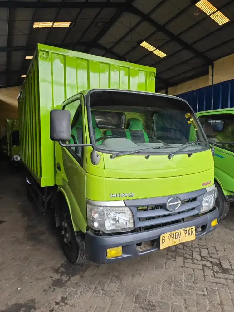 FS Hino Dutro 110LD Box Besi Ban Dobel Power Stering 2017 pmk 2018