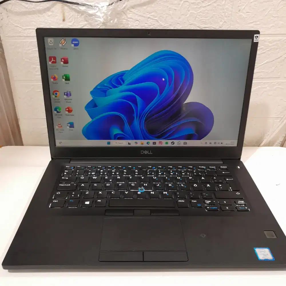 Dell Latitude 7490 Core i5 Gen 8 ram 8GB SSD 256GB layar 14 Inch FHD