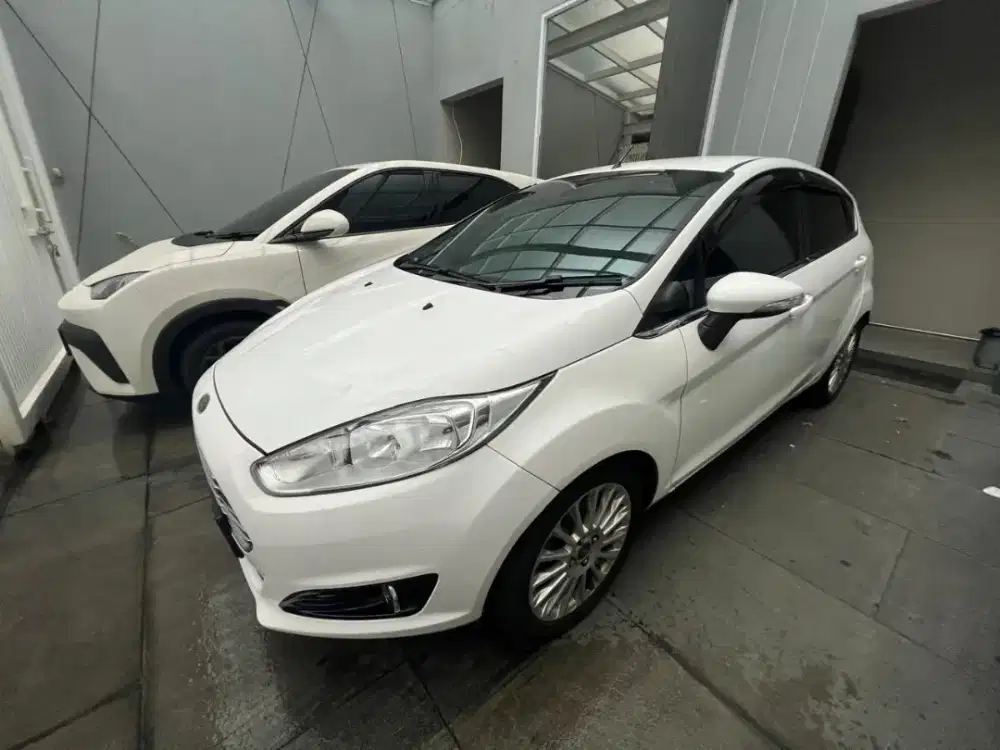 Ford fiesta 1.5 S matic milik pribadi