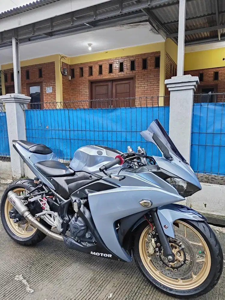 Yamaha R25 Thn 2014 unit terawat siap pakai motor rawatan pribadi