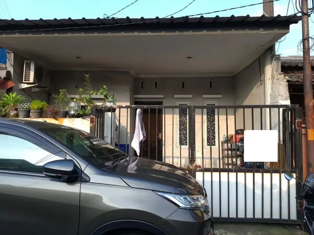 Rumah Strategis Akses Dekat Gerbang Tol Karawaci 2 Siap Huni J-31040