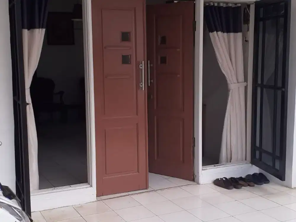 Rumah LT 100 Hadap Timur Dekat Bintaro 5 Menit ke RS Siap Huni J-27467