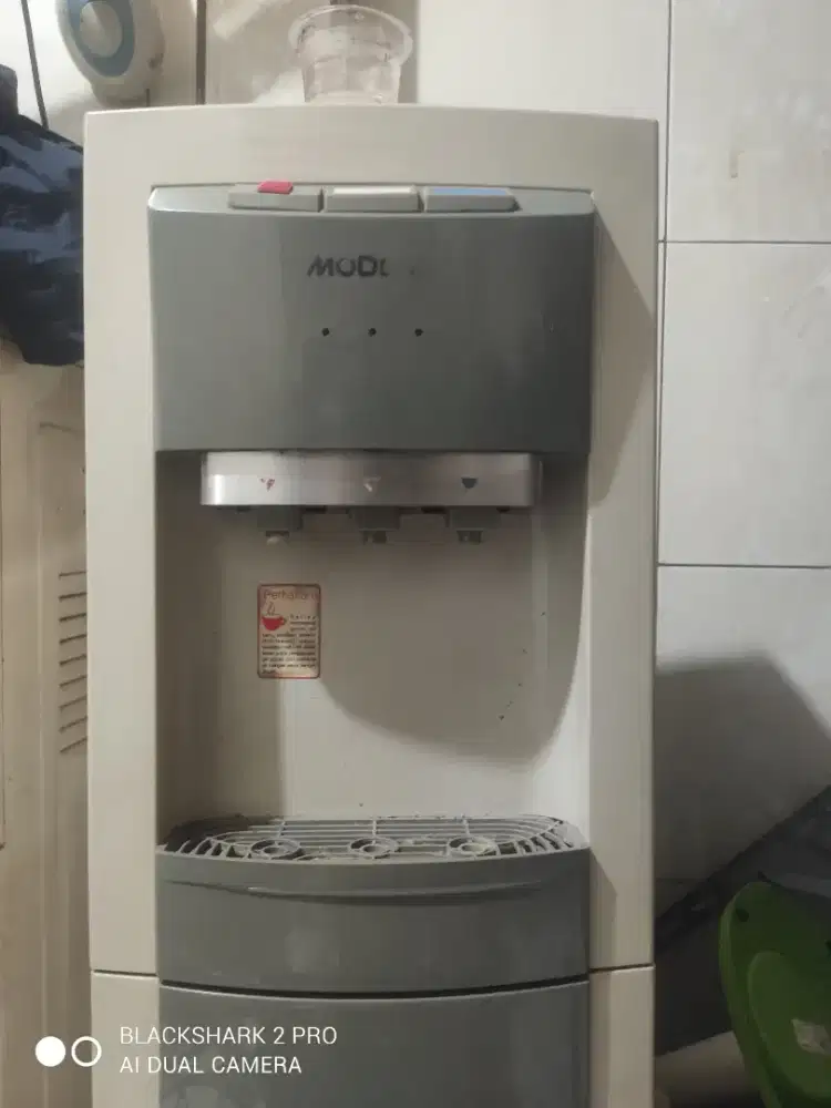 Dispenser depoo tabung bawah