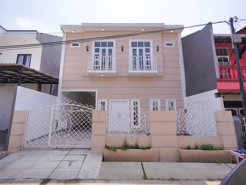 Rumah Strategis 10 Menit ke RS Herminal Galaxy Bekasi Siap KPR J-23097