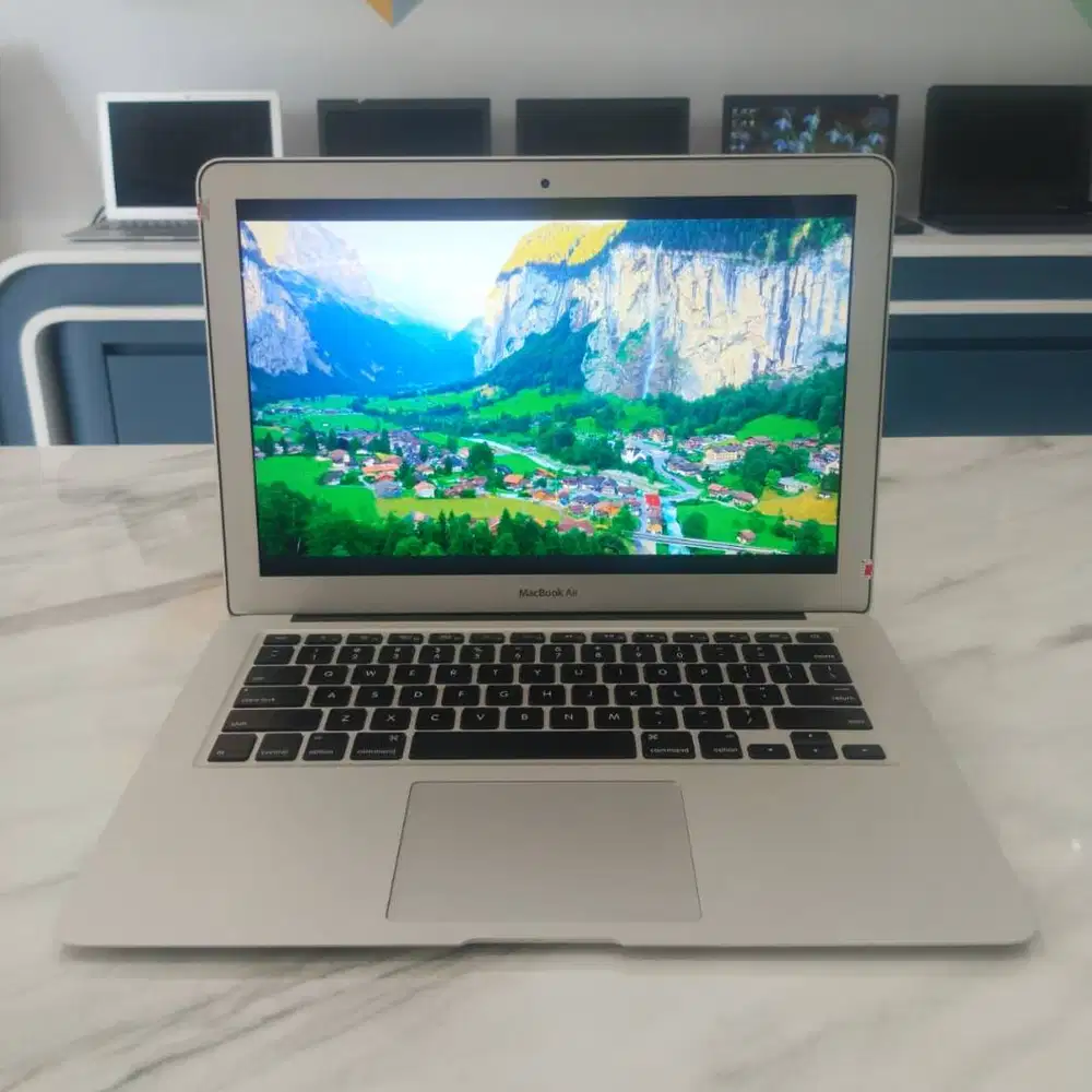 [MB07 Macbook Air] Laptop Rendering i7 8GB 256GB Cocok Untuk Kuliah