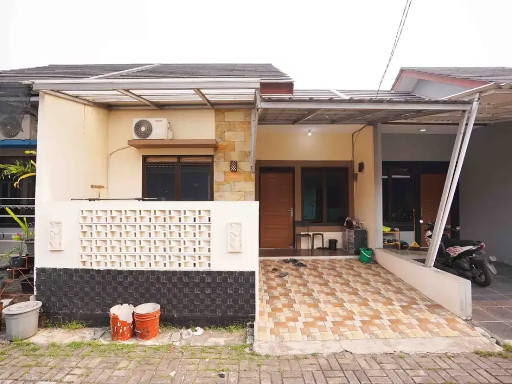 Rumah Strategis di Bekasi Dekat Pusat Perbelanjaan Hadap Utara J-23853