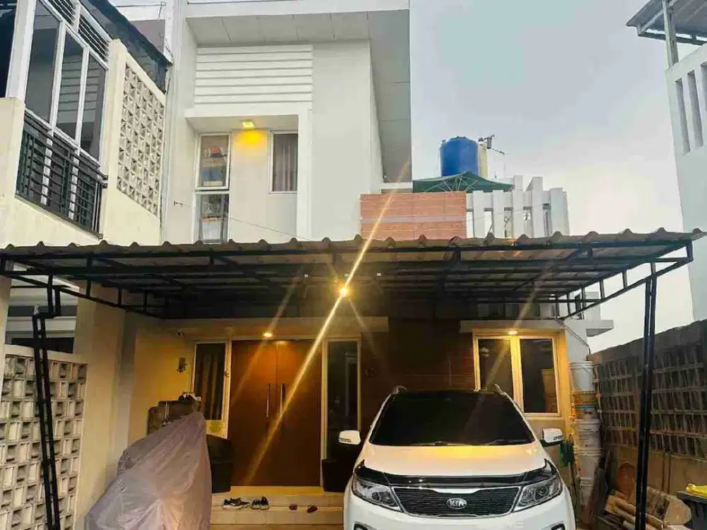 Dijual Cepat Rumah Mewah 3 Lantai di Perumahan Cinere Hill Town House