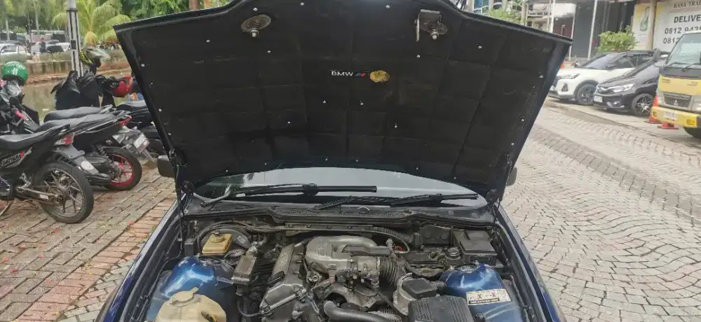 BMW 318i 1996 Bensin