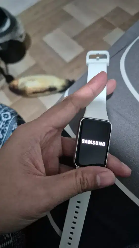 Samsung Galaxy Fit 3 warna putih