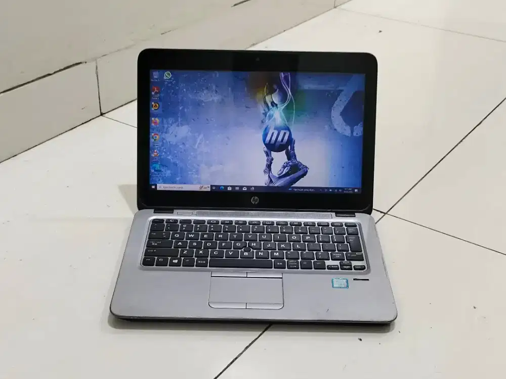 Hp elitebook 820-g3 Intel core i5 gen 6 ram 8 gb ssd 180 gb