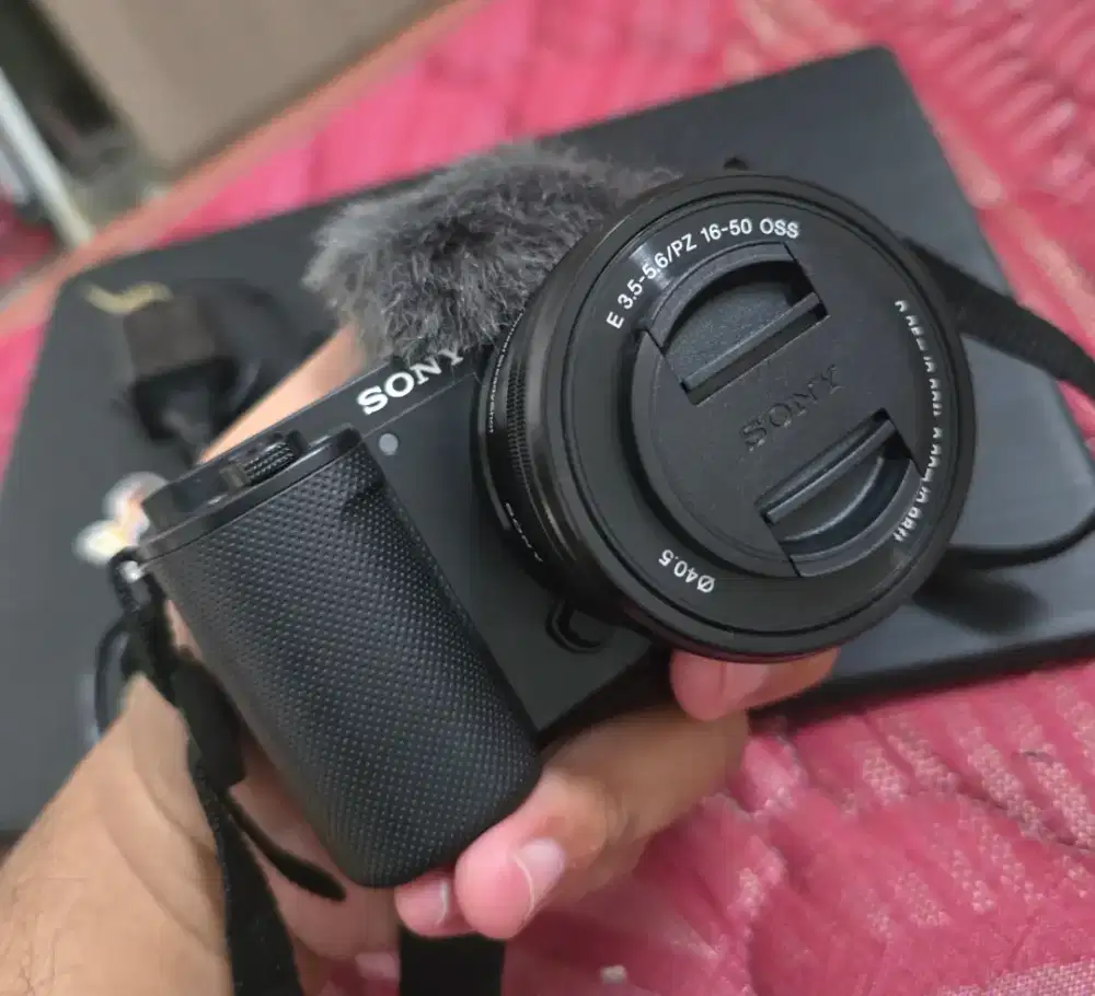 SONY ZV-E10 BLACK LIKE NEW