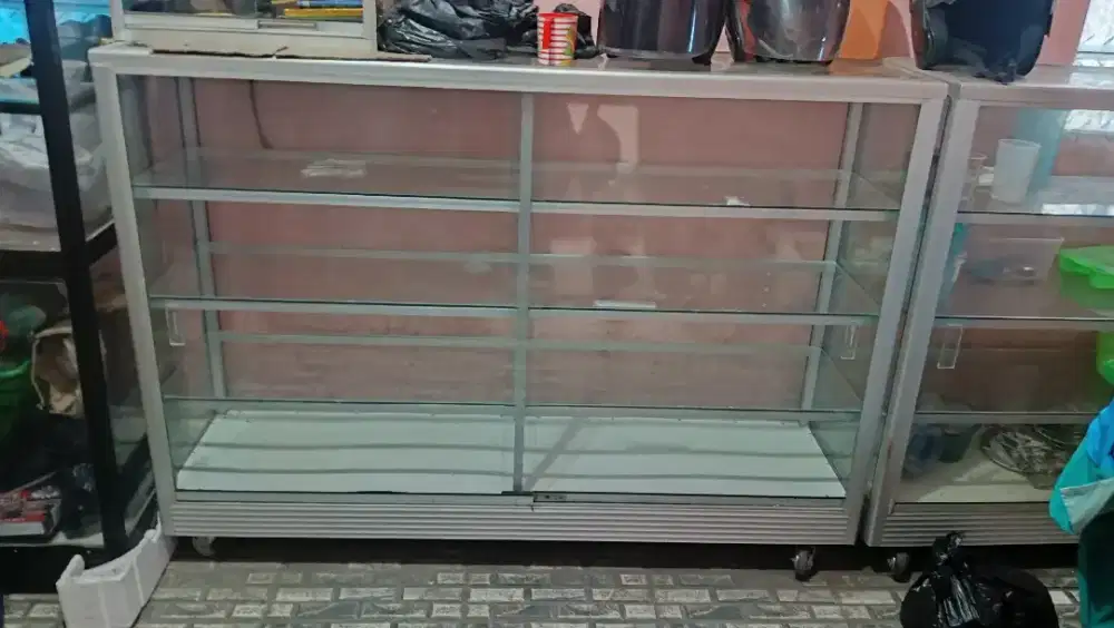 Etalase bekas no minus