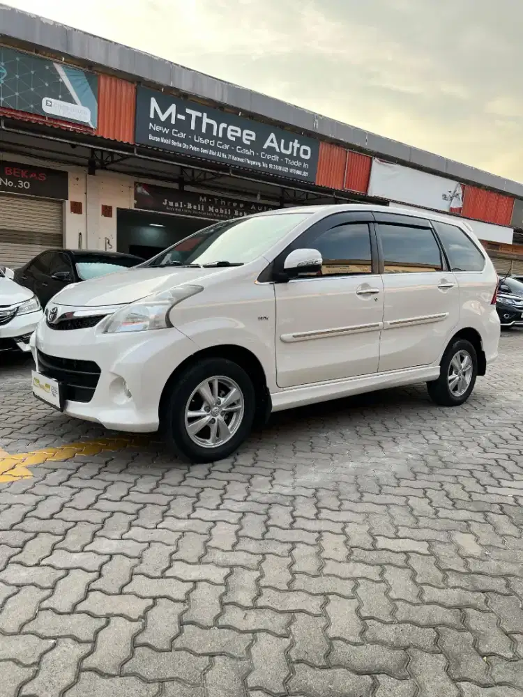 Toyota Avanza Veloz 1.5 AT 2015 Putih