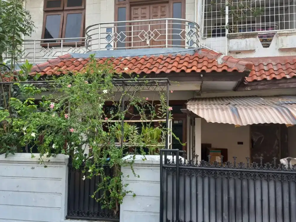 Dijual Rumah 2 Lt 6 Menit ke Terminal Rawamangun Hadap Utara J-27604