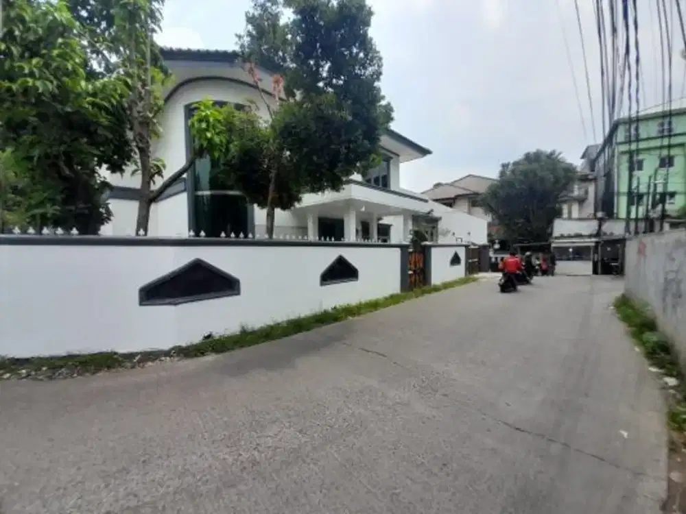 Dijual Rumah Hook Cimanggis Luas 505m2, 5 Kamar Tidur, SHM, Bisa KPR, Bisa dijadikan Usaha Kos Kosan, Hanya 3,9km dari UI Depok