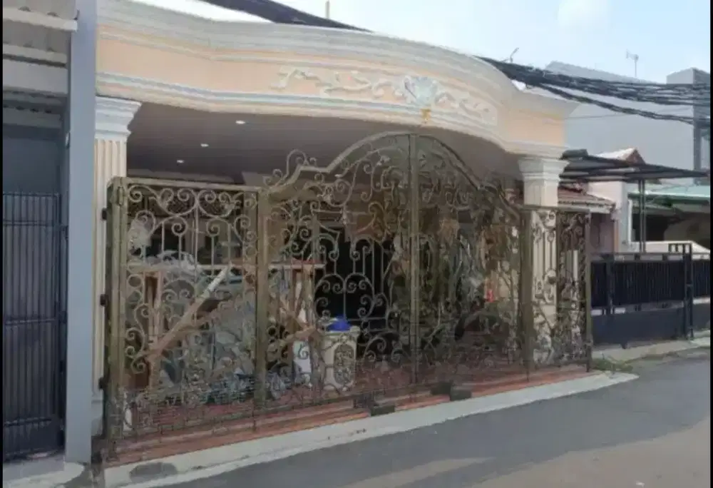 RUMAH MEWAH DI KOMPLEK DUREN SAWIT - PONDOK BAMBU