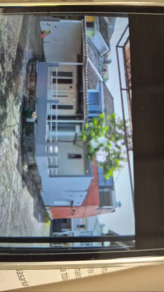 Disewakan rumah dengan fasilitas lengkap dan tenang buat belajar.