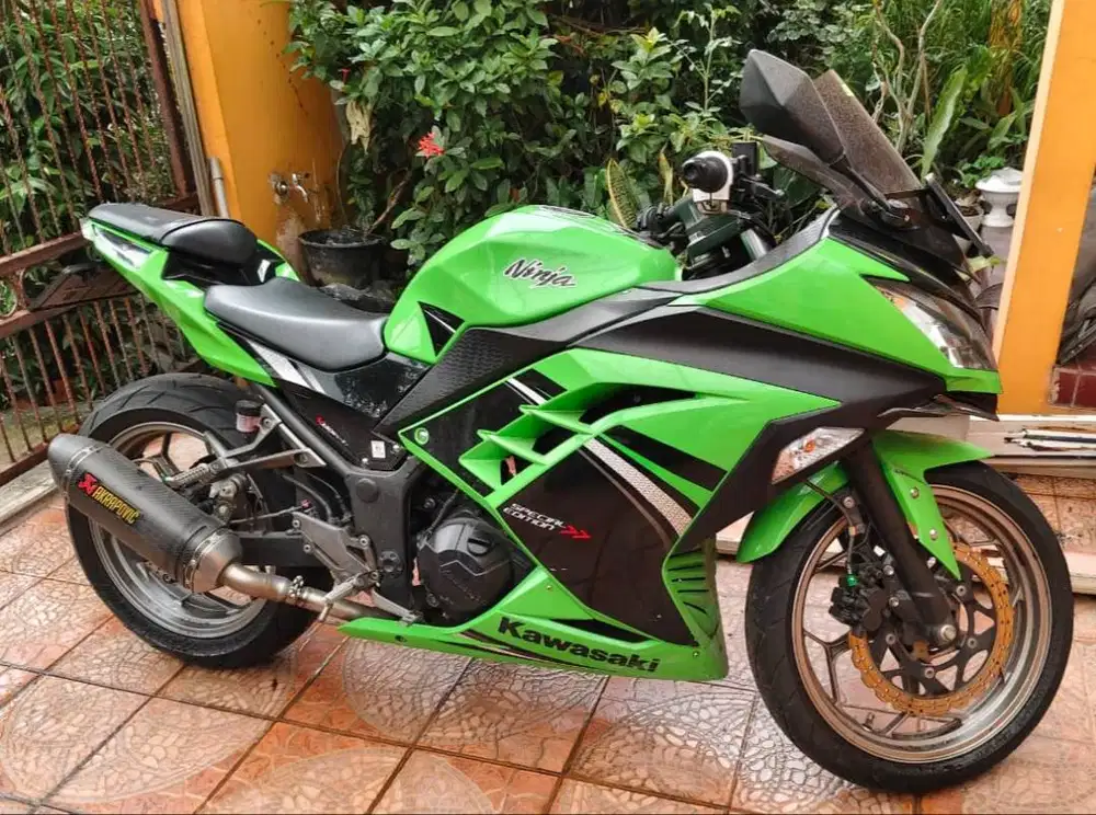 Kawasaki Ninja 250 SE 2014 Injeksi Low KM Akrapovic Original