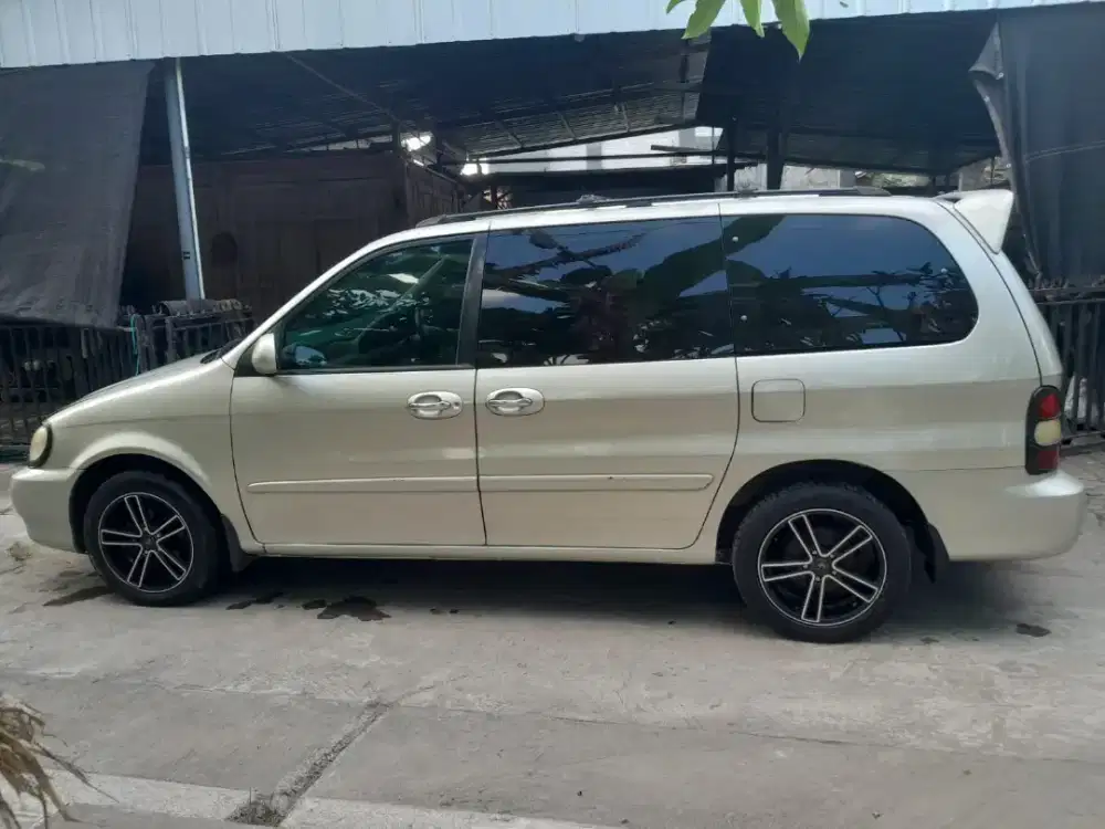 Kia Carnival AT 2001 plat Ad