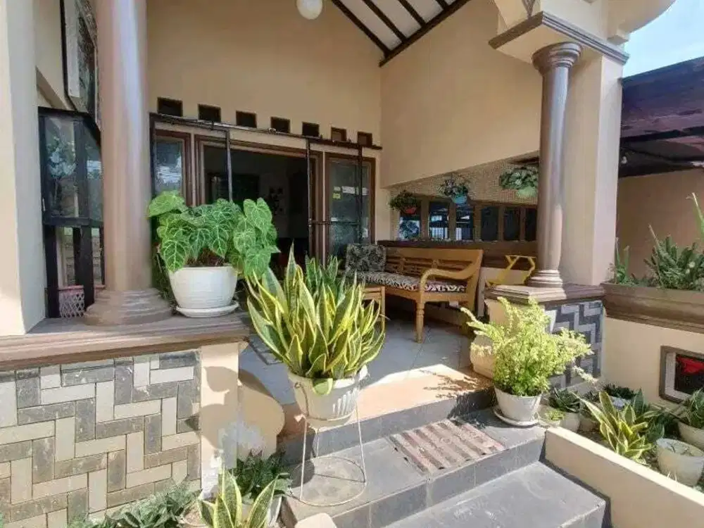 Rumah Cantik di Layung Sari