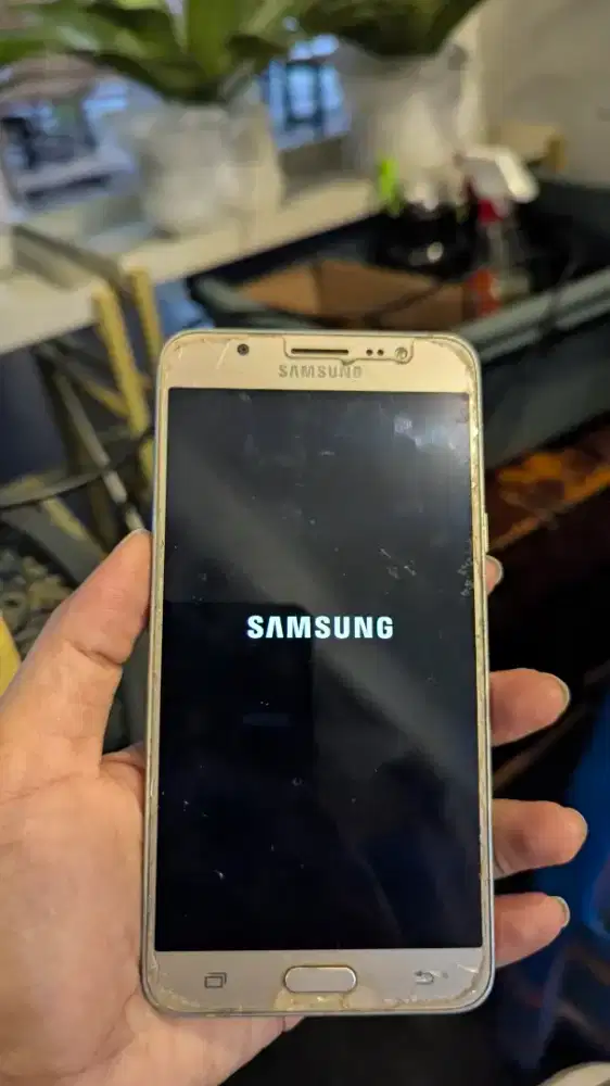 Samsung J7 2016 banyak minus