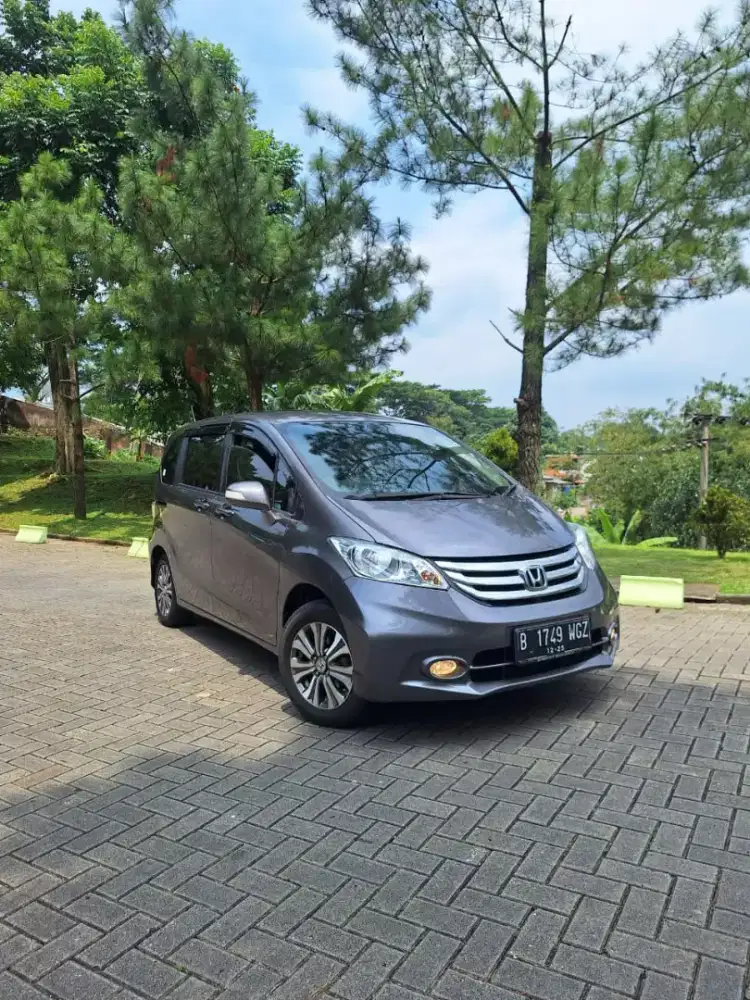 Honda Freed AT 1.5 E PSD Abu Abu Last Edition