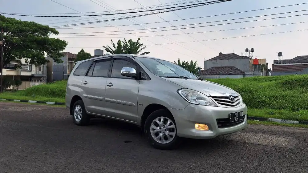 KM 73rban!!! Toyota Kijang Innova 2.0 G AT Bensin Tahun 2011