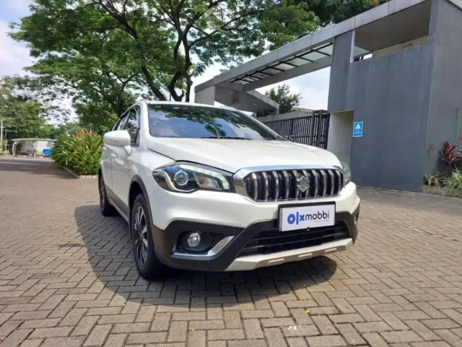 LOW DP Suzuki SX4 1.5 S-Cross Bensin-AT 2022 9BY
