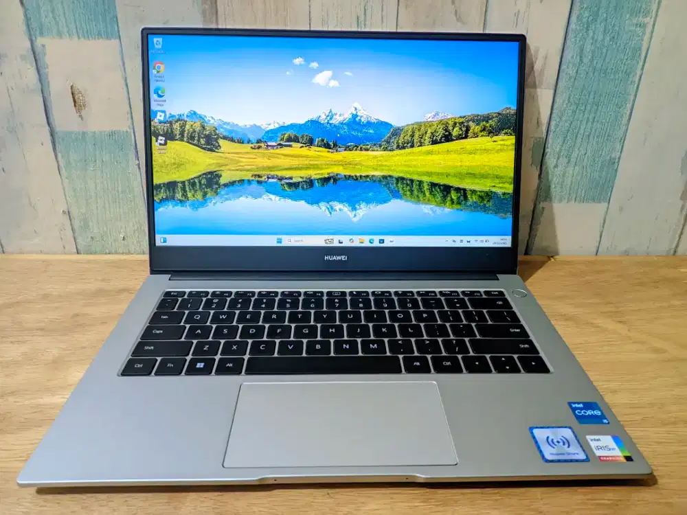 Huawei
 Prosesor Intel Core i5 Gen 11
RAM 8GB SSD 512GB