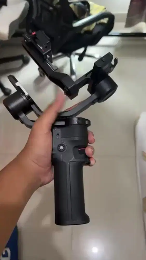 GIMBAL KAMERA DJI RS 3 MINI