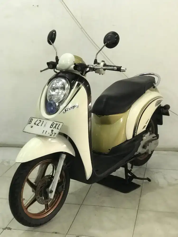 Dijual Honda Scoopy th.2011