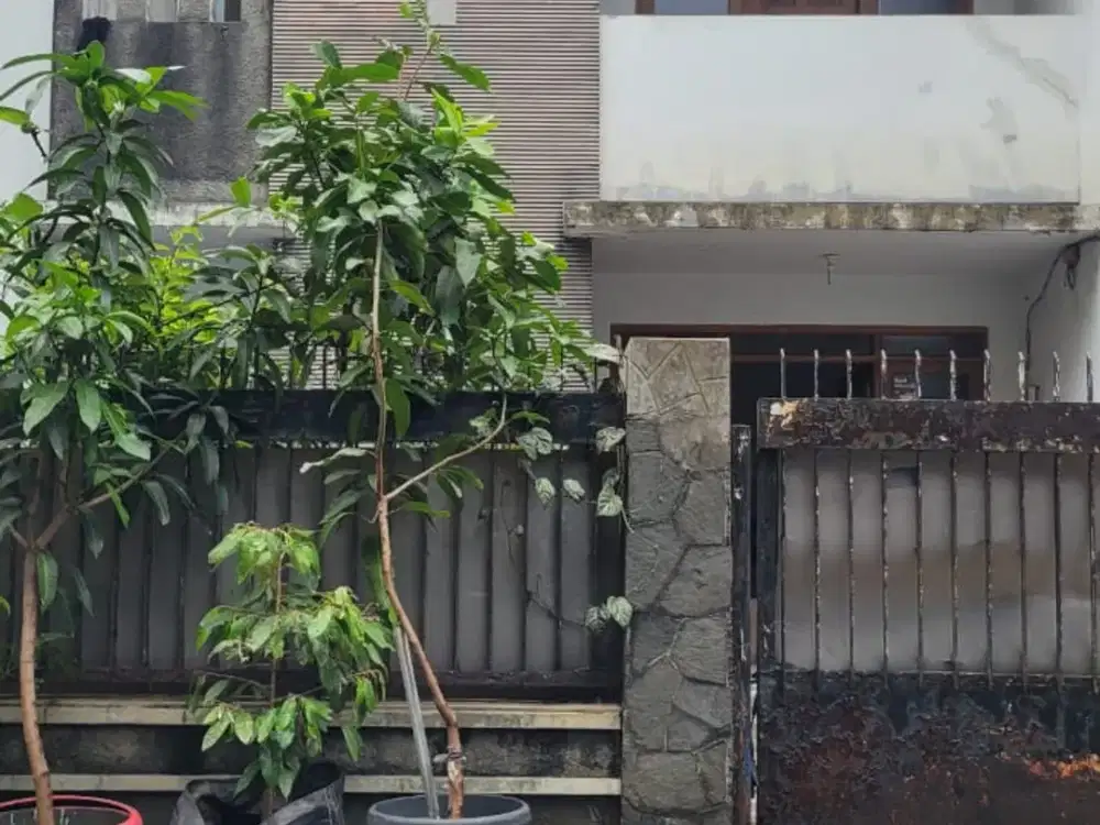 Dijual Rumah 2 Lantai Berlokasi Strategis di Pusat Kota Gambir Jakarta Pusat