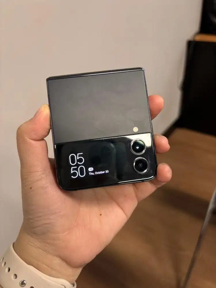 Samsung Zflip4 ; 8/256