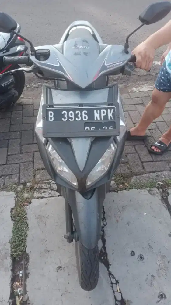 Honda vario 110 thn 2011 km 35 ribu ASLI ANTIIIK tgn 1 dari baru