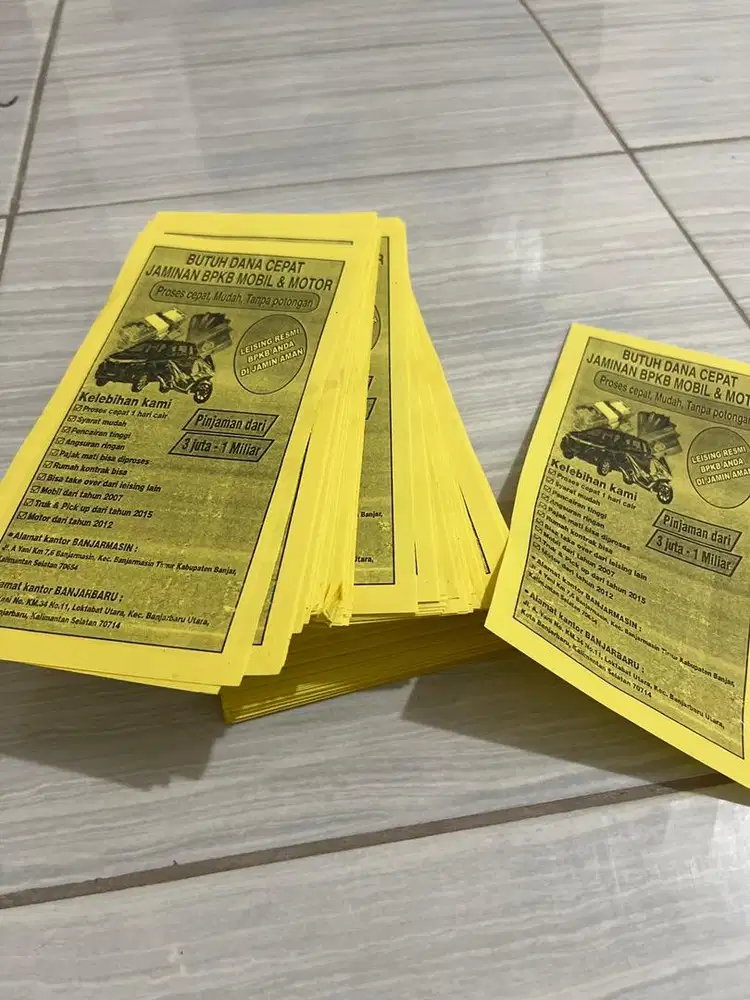 Di cari orang untuk membagi BROSUR