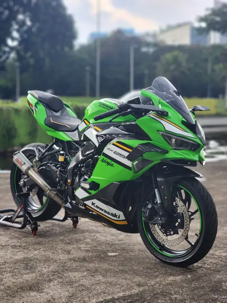 Kawasaki ZX25RR ABS KM 400 Perak Modif