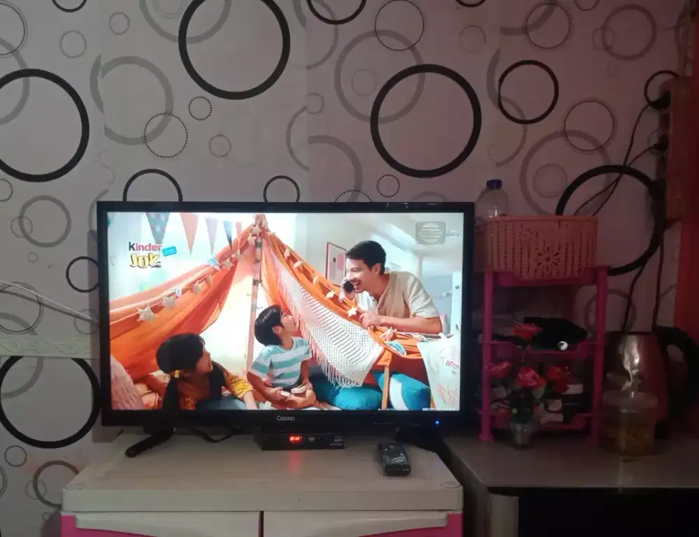 Jual TV LED cocoa 32inc+setbox mangga yg minat ambil kerumah aja