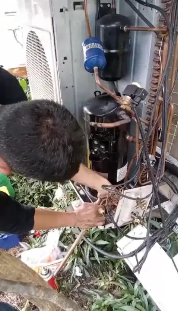 Servis Panggilan Elektronik dan instalasi laptop//pc