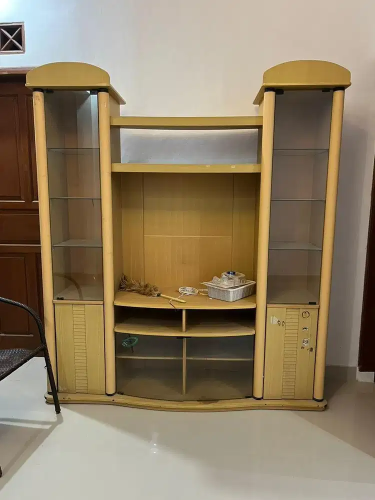 lemari TV ukuran 180x200