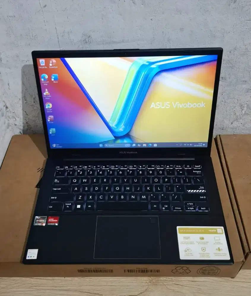 ASUS VivoBook Go E1404FA Ryzen 3 7320U Ram 8 SSD 256