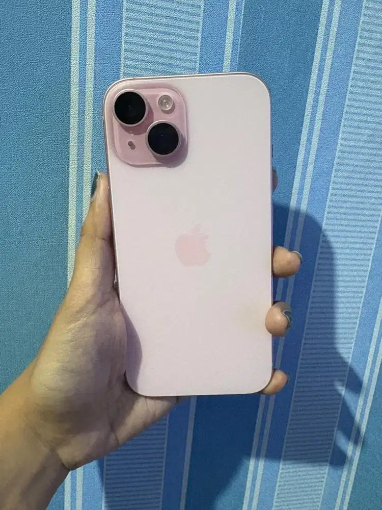 Iphone 15 pink ibox pemakaian pribadi