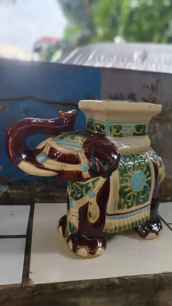 Barang Antik Guci Gajah Thailand