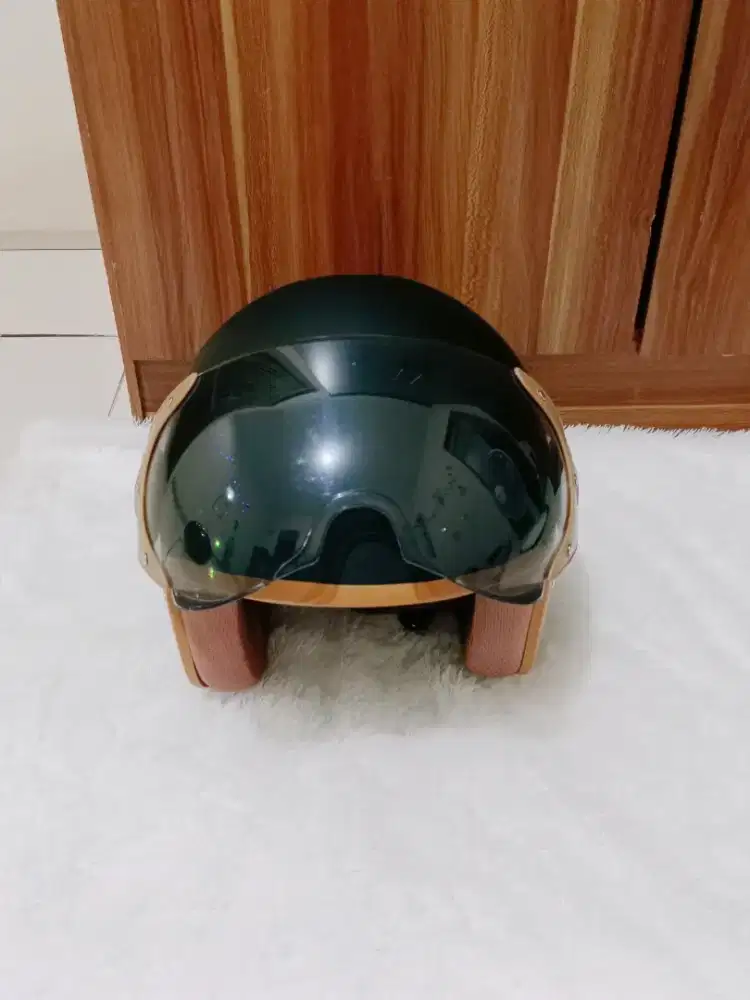 Helm size L , harga 170 pas lokasi bogor cilebut