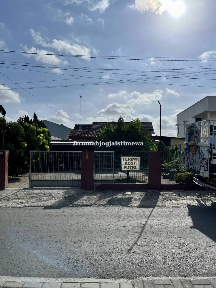 Rumah Luas dan Kost di JL Tinosidin Dalam Ring Road Barat Wirobrajan