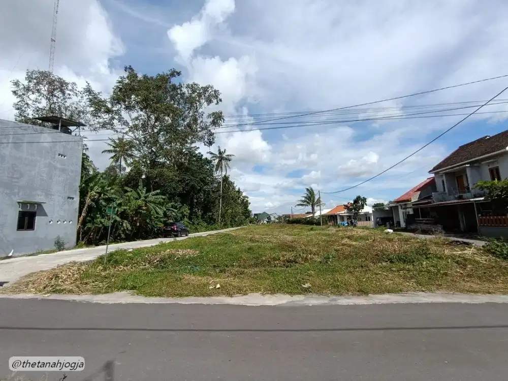 4 Jt an di Wedomartani, Kapling 3 Menit Stadion Maguwoharjo