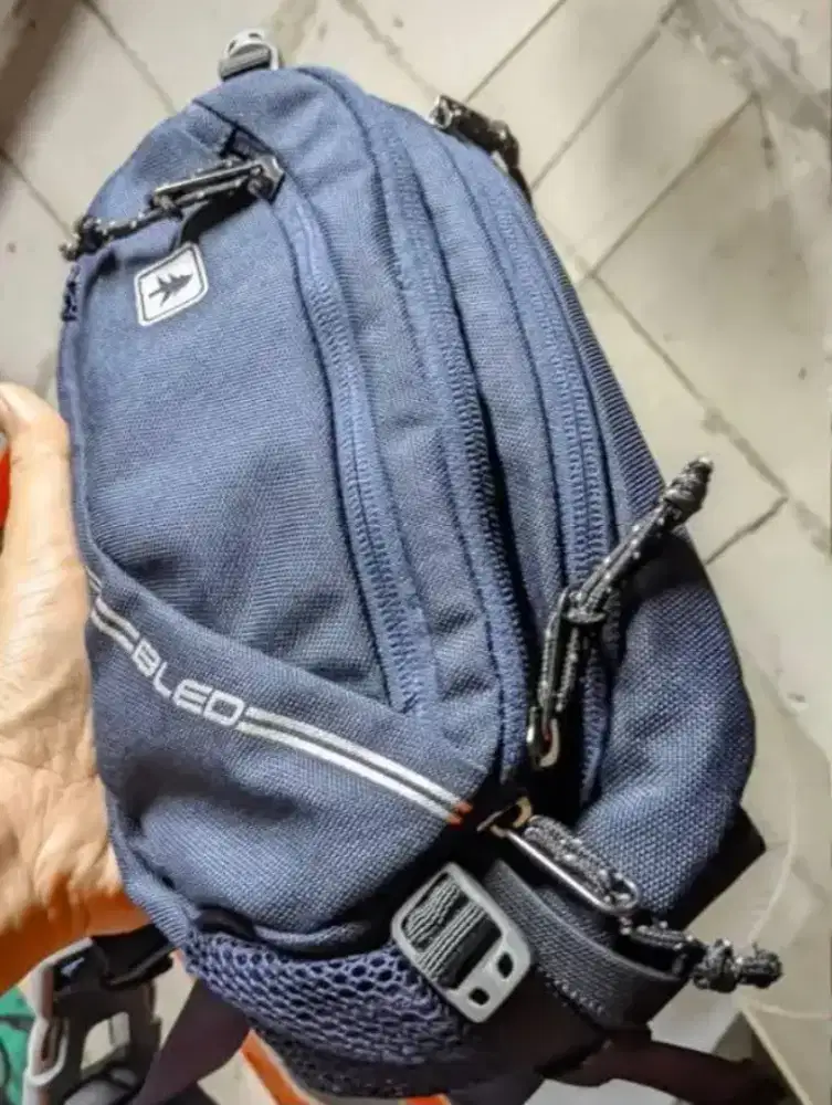 tas slempang/tas pinggang consina bleed