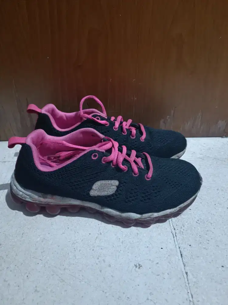 Sepatu skechers original